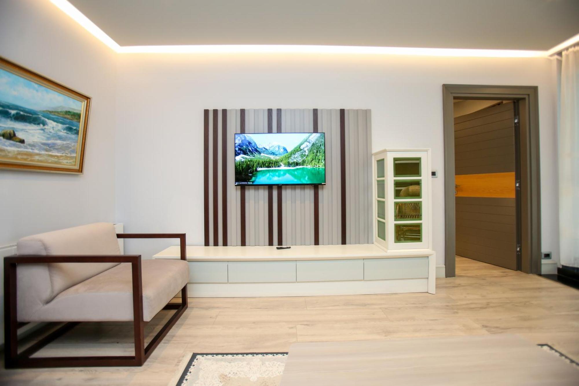 Hotel Imperial Kanine Bagian luar foto